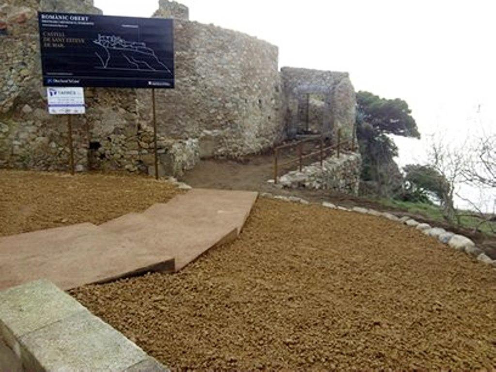 E.T.O.P. Tarrés, S.L. entrada al castillo de Sant Esteve 