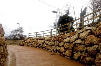 E.T.O.P. Tarrés, S.L. autopista con muros de piedras