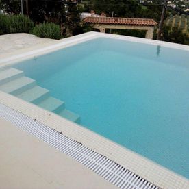 E.T.O.P. Tarrés, S.L. imagen de una piscina